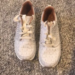 ARIAT SNEAKER METALLIC 6.5